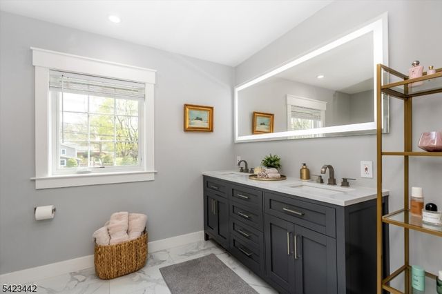 59 Laauwe Ave, Wayne Twp., NJ 07470