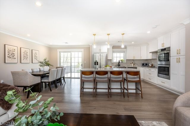 59 Laauwe Ave, Wayne Twp., NJ 07470