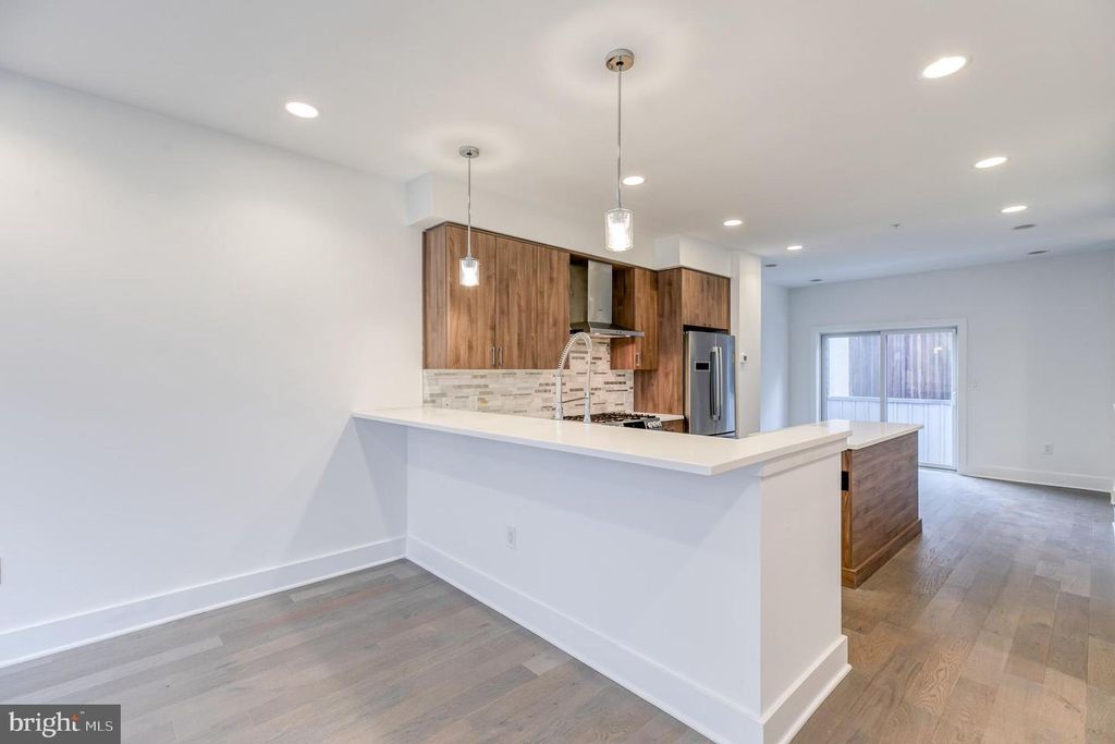 630 N 5TH ST, Philadelphia, PA 19123