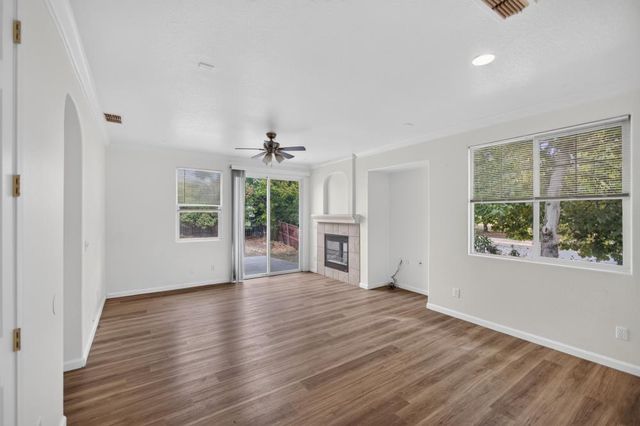 5790 Bridgecross Dr, Sacramento, CA 95835