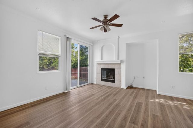 5790 Bridgecross Dr, Sacramento, CA 95835