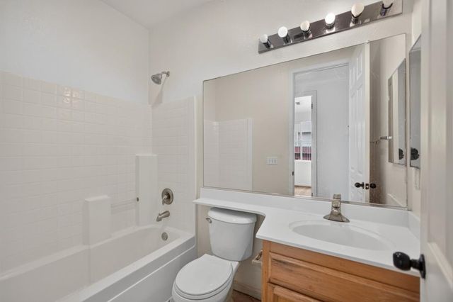 5790 Bridgecross Dr, Sacramento, CA 95835