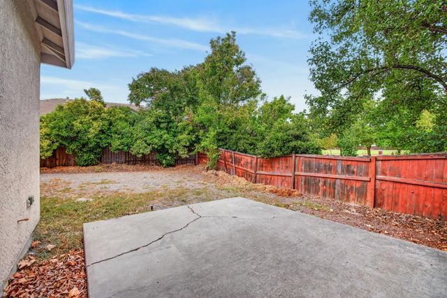 5790 Bridgecross Dr, Sacramento, CA 95835