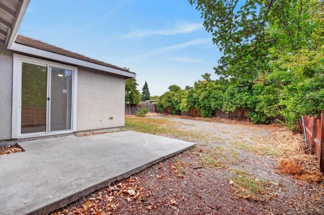 5790 Bridgecross Dr, Sacramento, CA 95835