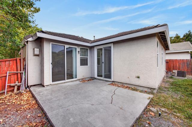 5790 Bridgecross Dr, Sacramento, CA 95835