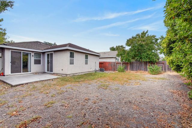 5790 Bridgecross Dr, Sacramento, CA 95835