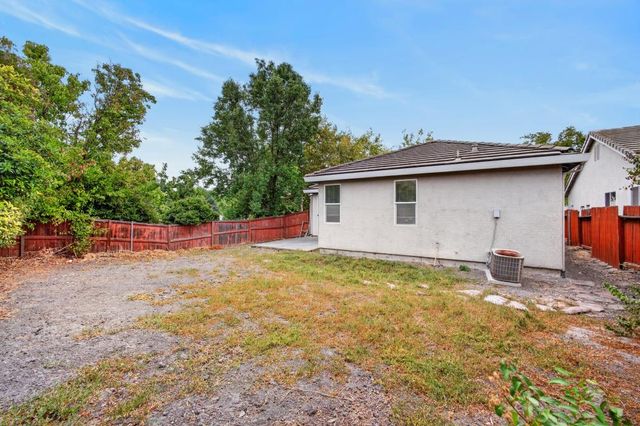 5790 Bridgecross Dr, Sacramento, CA 95835
