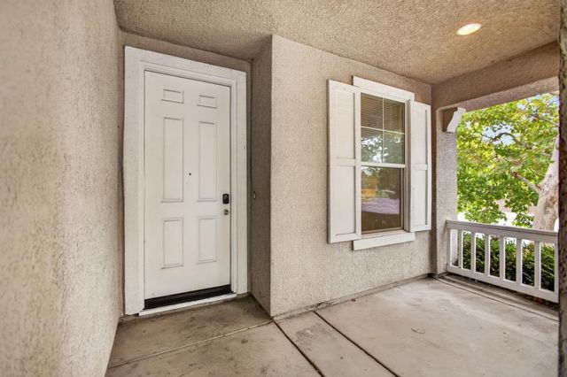 5790 Bridgecross Dr, Sacramento, CA 95835