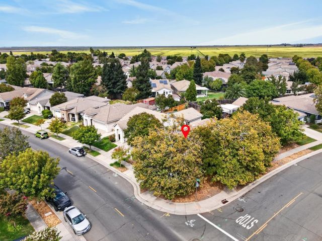 5790 Bridgecross Dr, Sacramento, CA 95835