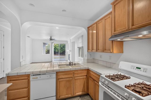 5790 Bridgecross Dr, Sacramento, CA 95835