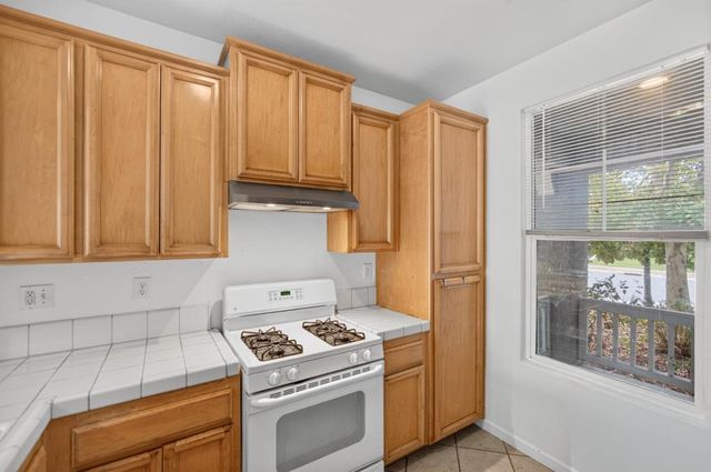 5790 Bridgecross Dr, Sacramento, CA 95835