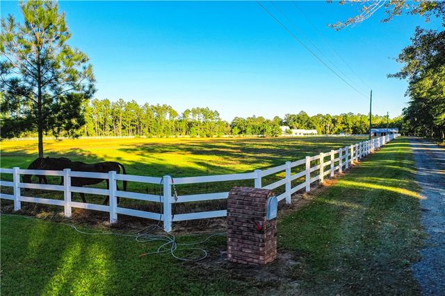 2114 Mill Creek Road, Patterson, GA 31557