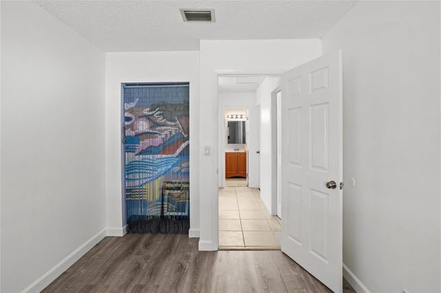 6579 Country Way, Delray Beach, FL 33484