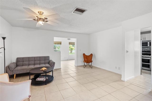 6579 Country Way, Delray Beach, FL 33484