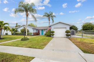 6579 Country Way, Delray Beach, FL 33484