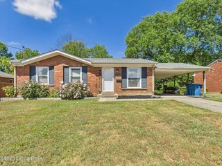 7702 Westbrook Rd, Louisville, KY 40258