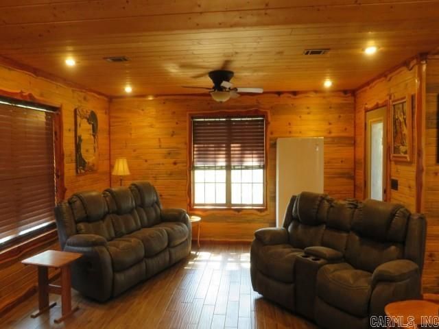 212 Cedar Hills Drive, Mountain View, AR 72560