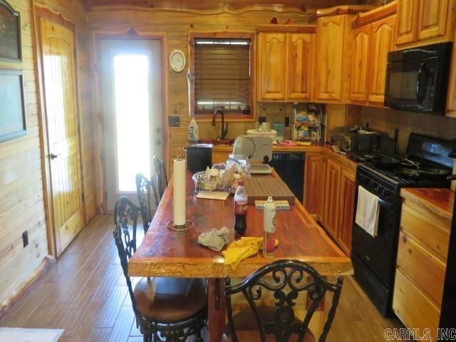 212 Cedar Hills Drive, Mountain View, AR 72560