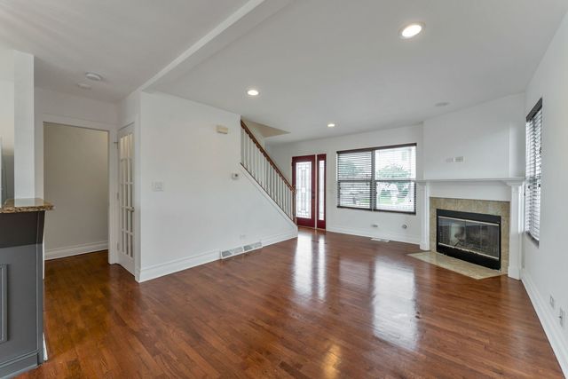 8001 Thomas Street 8001, Justice, IL 60458