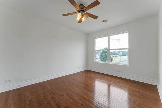 8001 Thomas Street 8001, Justice, IL 60458