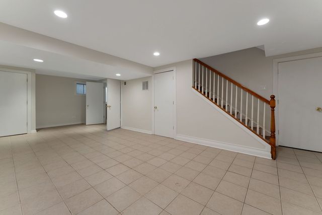 8001 Thomas Street 8001, Justice, IL 60458