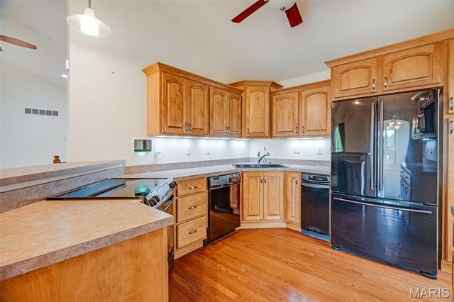 5301 Deer Creek Court, Godfrey, IL 62035