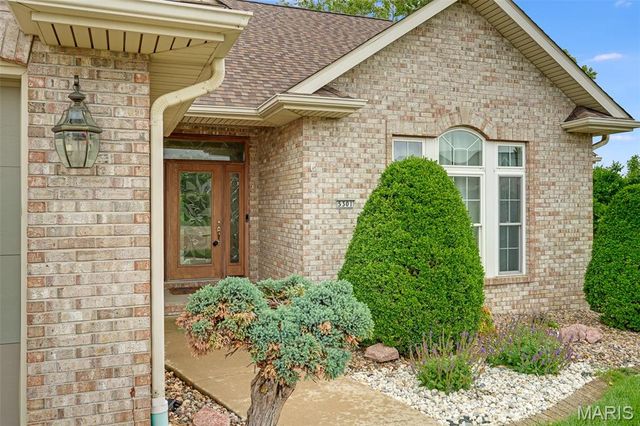 5301 Deer Creek Court, Godfrey, IL 62035