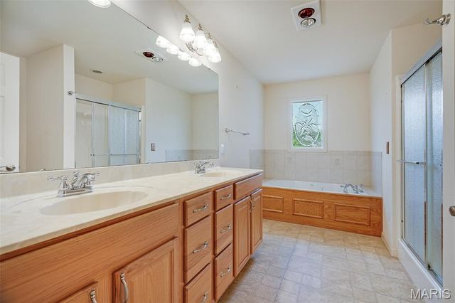 5301 Deer Creek Court, Godfrey, IL 62035