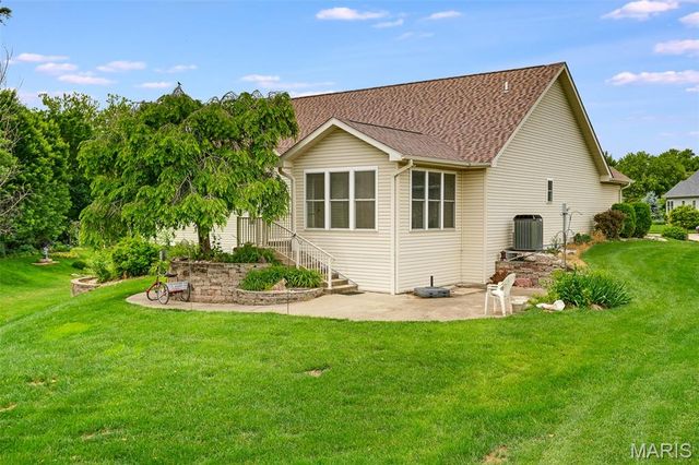 5301 Deer Creek Court, Godfrey, IL 62035