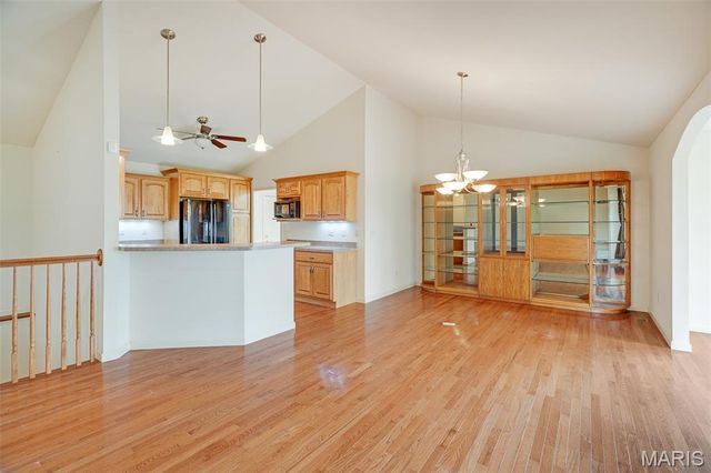 5301 Deer Creek Court, Godfrey, IL 62035