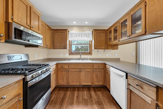 1047 27TH COURT, Kenosha, WI 53140