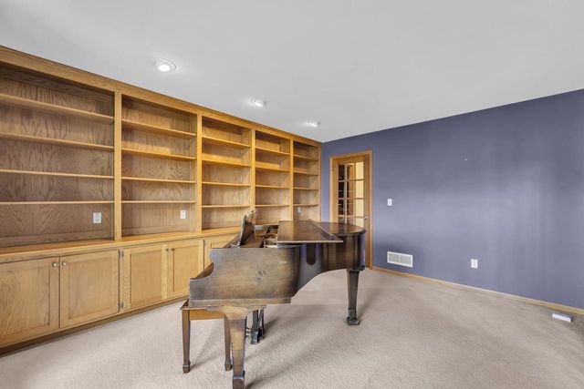 1047 27TH COURT, Kenosha, WI 53140