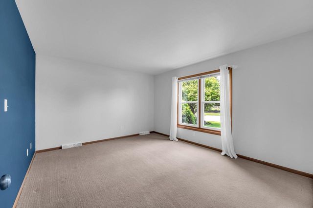 1047 27TH COURT, Kenosha, WI 53140