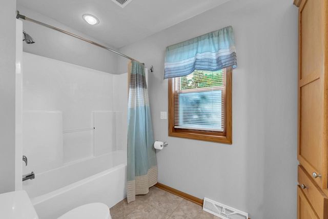 1047 27TH COURT, Kenosha, WI 53140
