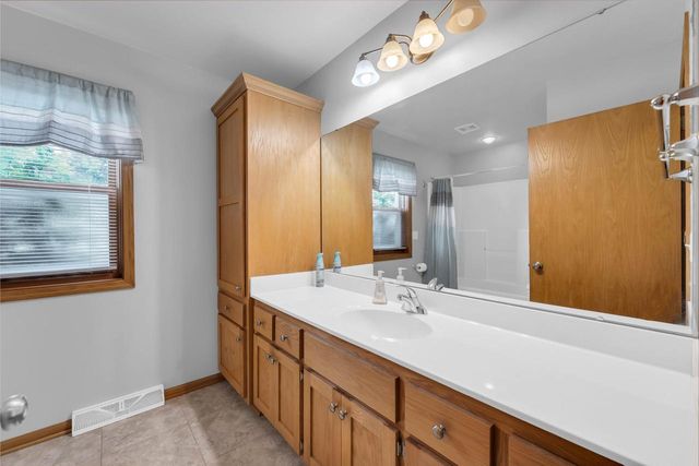 1047 27TH COURT, Kenosha, WI 53140