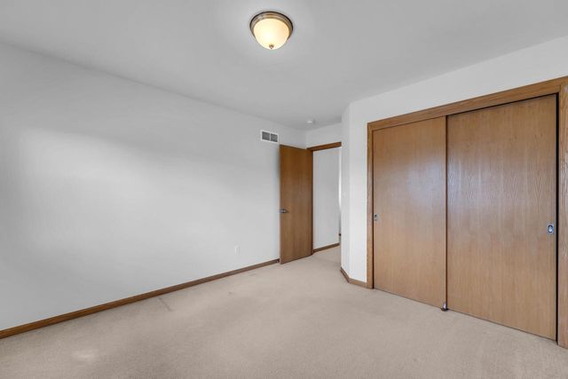1047 27TH COURT, Kenosha, WI 53140