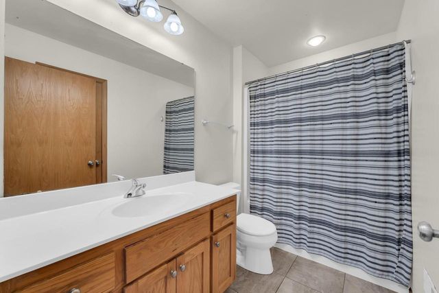 1047 27TH COURT, Kenosha, WI 53140