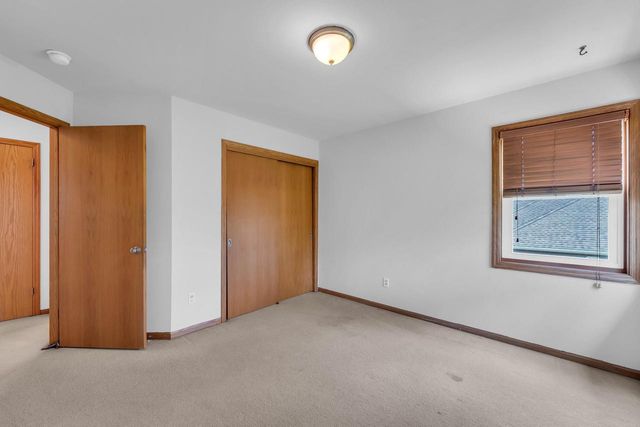 1047 27TH COURT, Kenosha, WI 53140