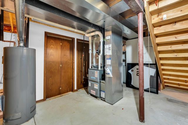 1047 27TH COURT, Kenosha, WI 53140