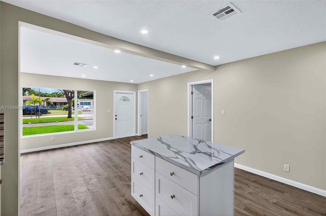 3071 SW 2nd Ct, Fort Lauderdale, FL 33312