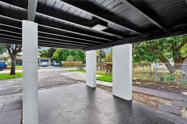 3071 SW 2nd Ct, Fort Lauderdale, FL 33312