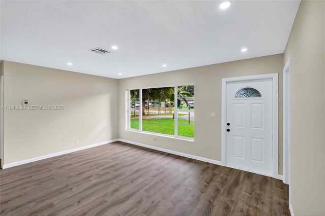 3071 SW 2nd Ct, Fort Lauderdale, FL 33312