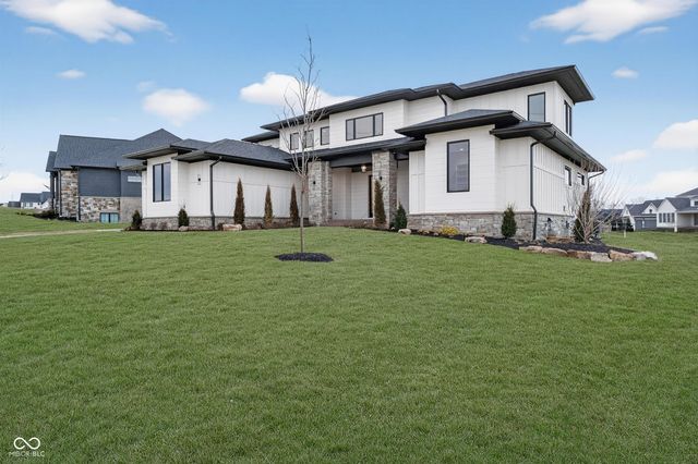 5155 Abington Way, Zionsville, IN 46077