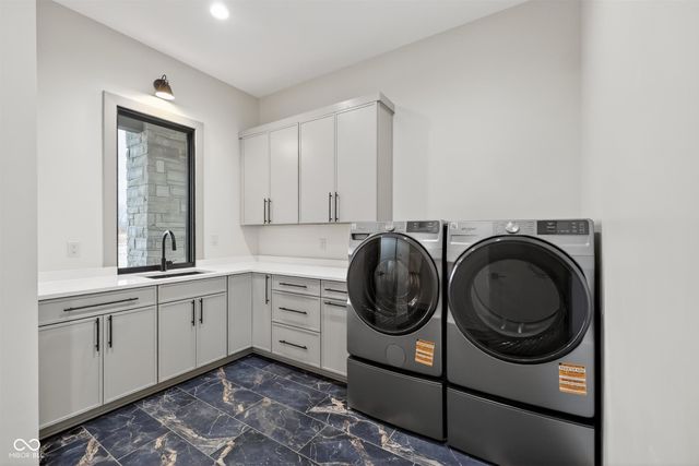 5155 Abington Way, Zionsville, IN 46077