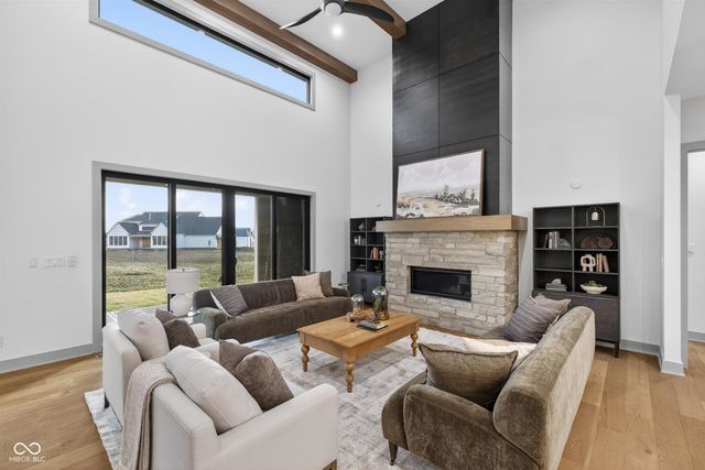 5155 Abington Way, Zionsville, IN 46077