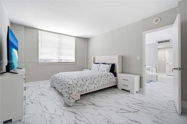 401 69th St 313, Miami Beach, FL 33141