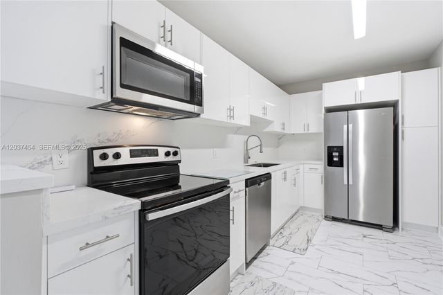 401 69th St 313, Miami Beach, FL 33141