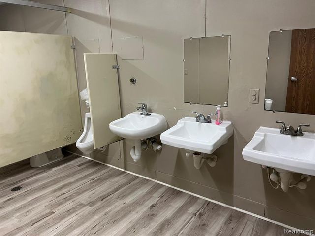 22575 Ann Arbor Trail, Dearborn Heights, MI 48127