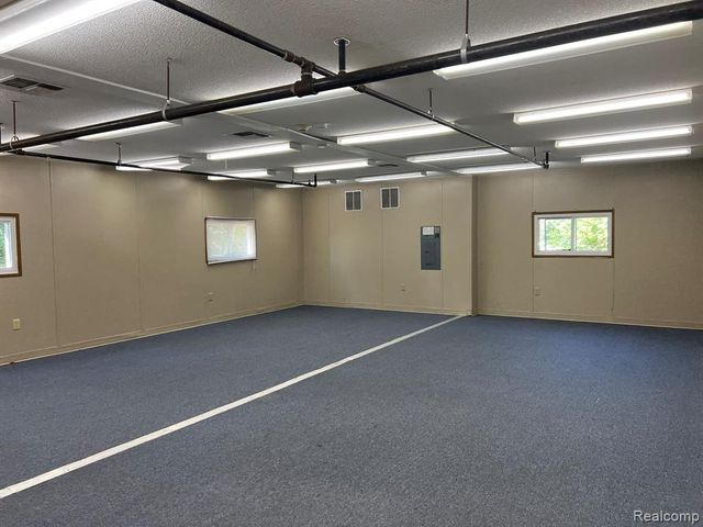 22575 Ann Arbor Trail, Dearborn Heights, MI 48127