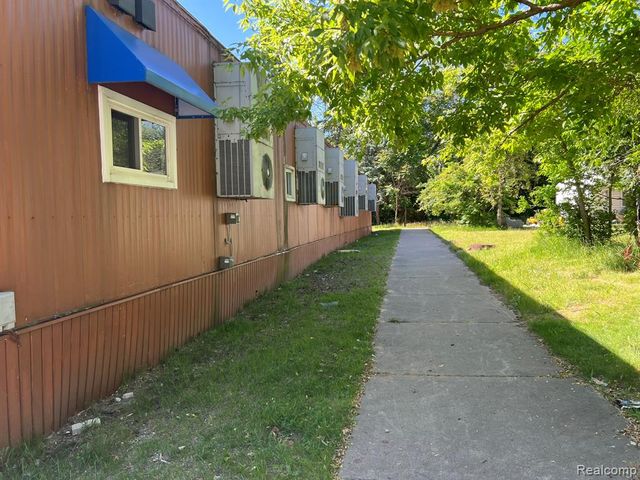 22575 Ann Arbor Trail, Dearborn Heights, MI 48127